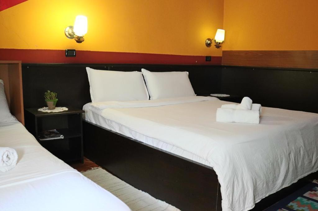 Hotel Rex Tirana Exteriör bild